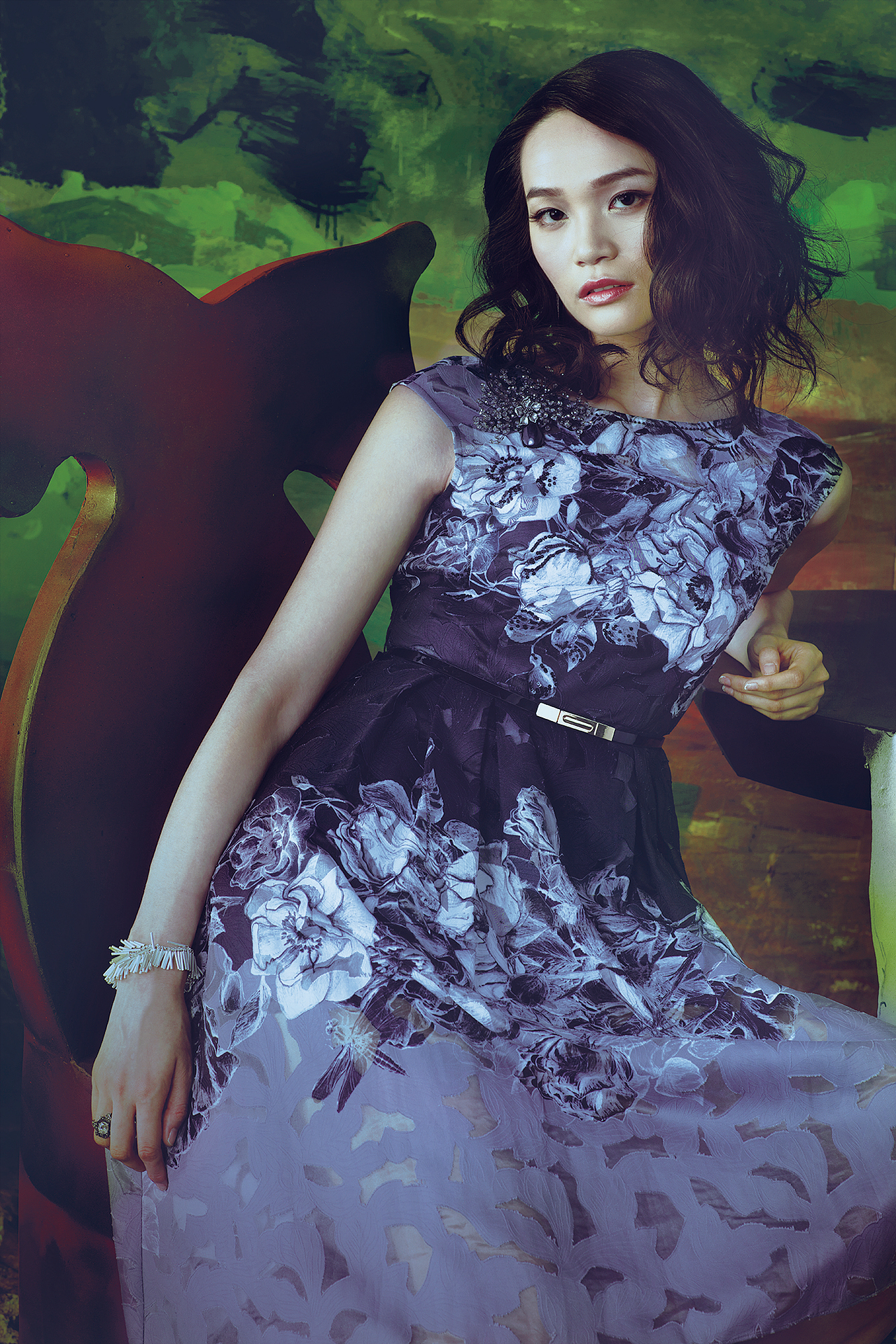 看到上图的摄影作品,觉得多少受到达芬奇绘画的影响.