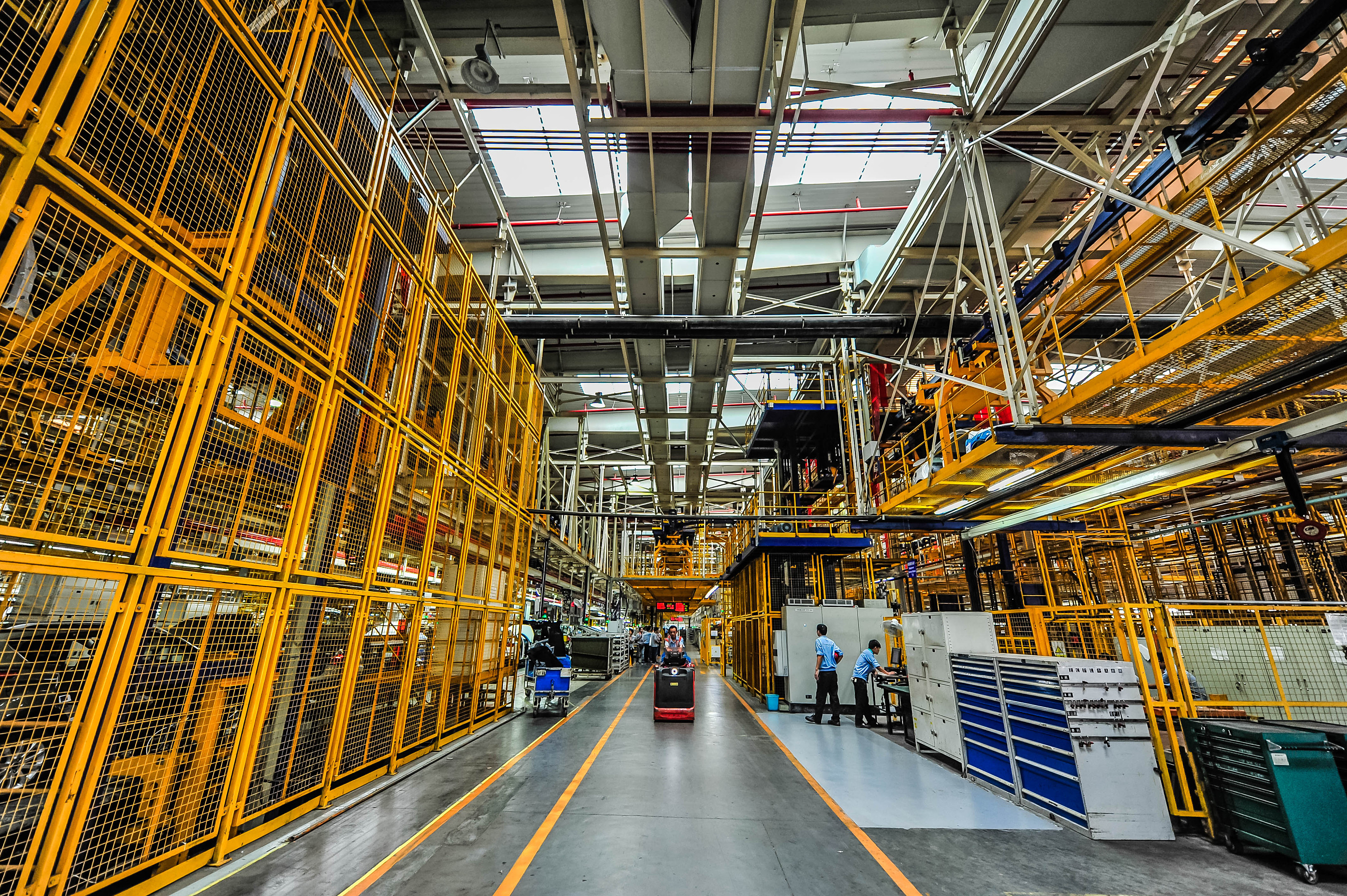 走进工业王国---长安福特二工厂总装车间