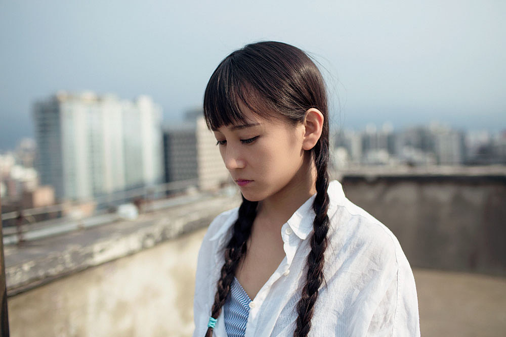 天台少女（图ZNTEwNzU5OTY=） - 人像摄影 - 站酷设计师波爷kk原创素材 - 站酷ZCOOL