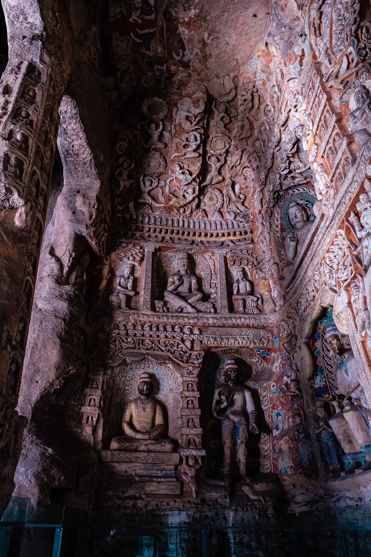 空旷的云冈石窟