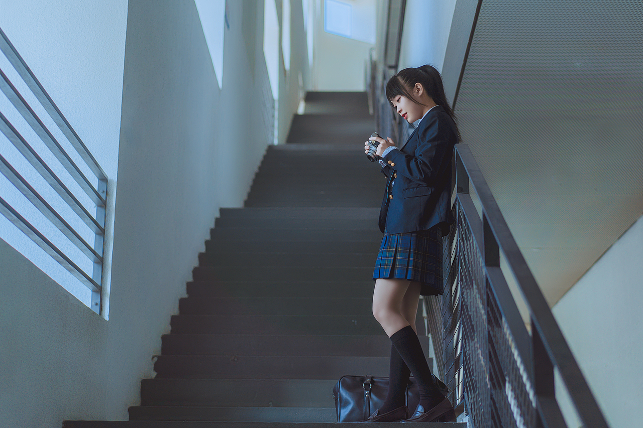 深大踩点（图ZMjA0NzYxMjc2） - 人像摄影 - 站酷设计师白日梦大熊菌原创素材 - 站酷ZCOOL