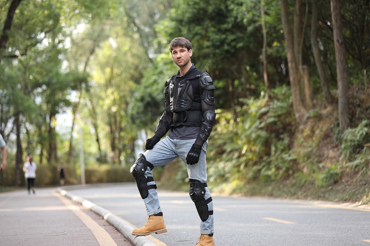 户外摩汽护甲（图ZMjU2OTcyMTA0） - 产品摄影 - 站酷设计师老黄LX原创素材 - 站酷ZCOOL