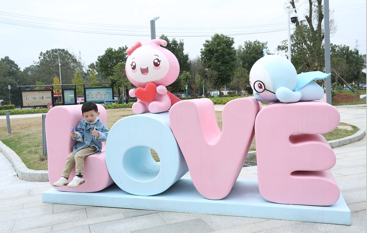 湖南益阳妇保院IP形象设计,空间设计