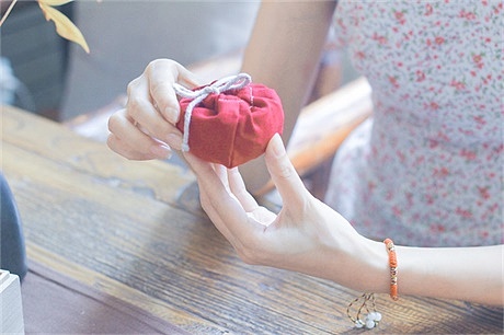 月饼和茶饼（图ZNjY0NTgyODg=） - 产品摄影 - 站酷设计师VihahaLuo原创素材 - 站酷ZCOOL