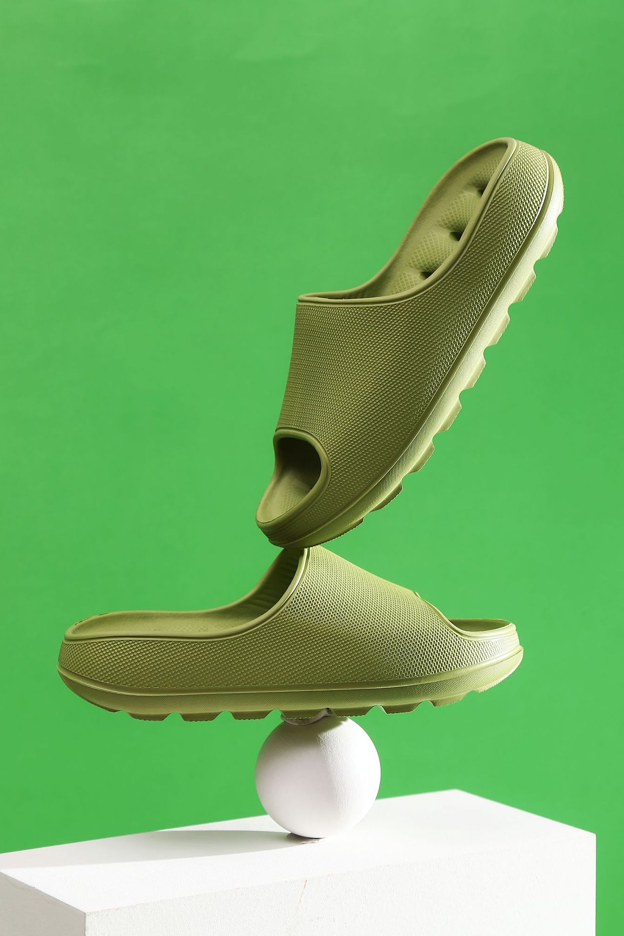 鞋子（图ZMzMwNjc5NjIw） - 产品摄影 - 站酷设计师xiongli79原创素材 - 站酷ZCOOL