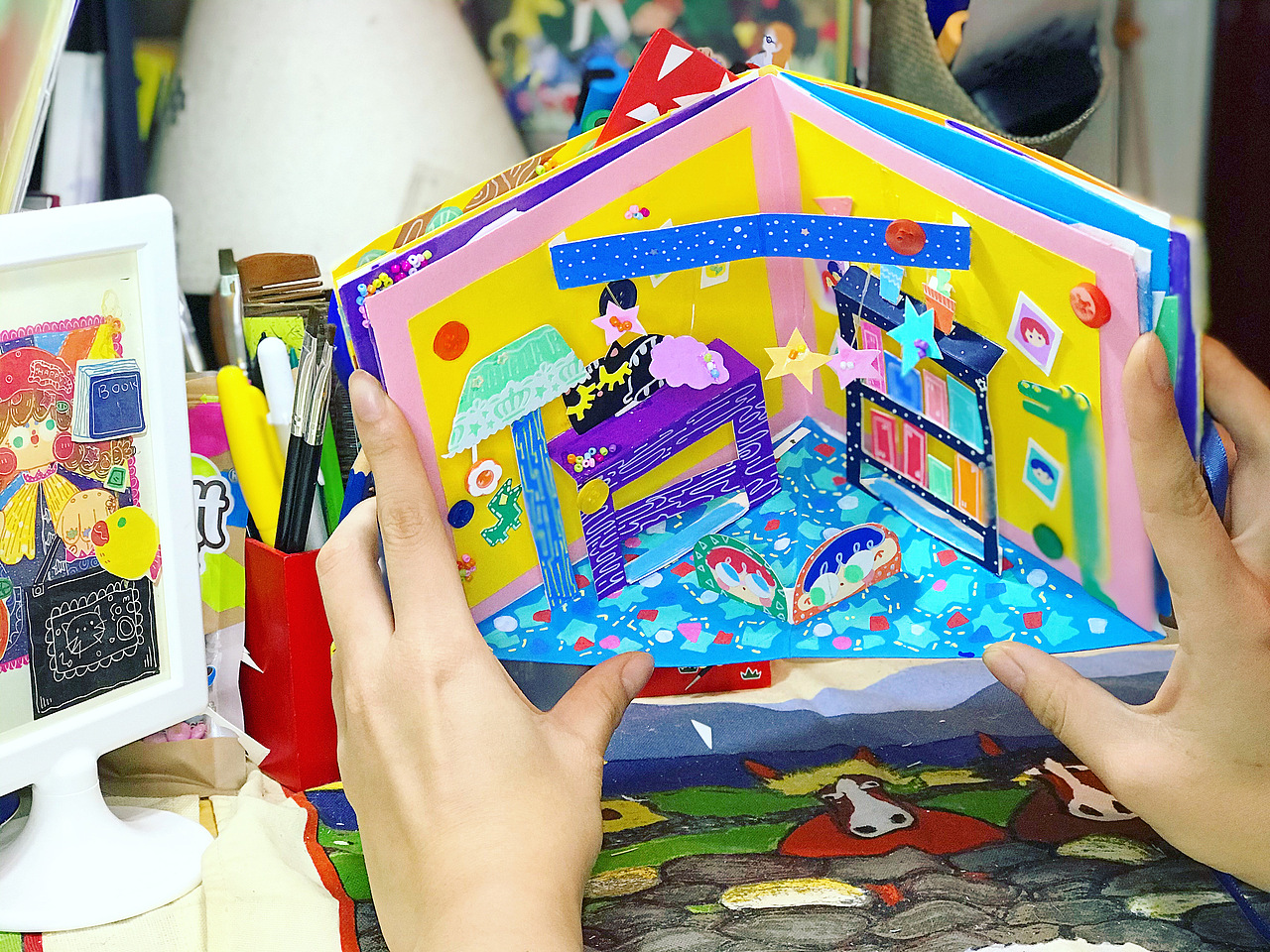 《WE ARE...》——手工儿童立体书