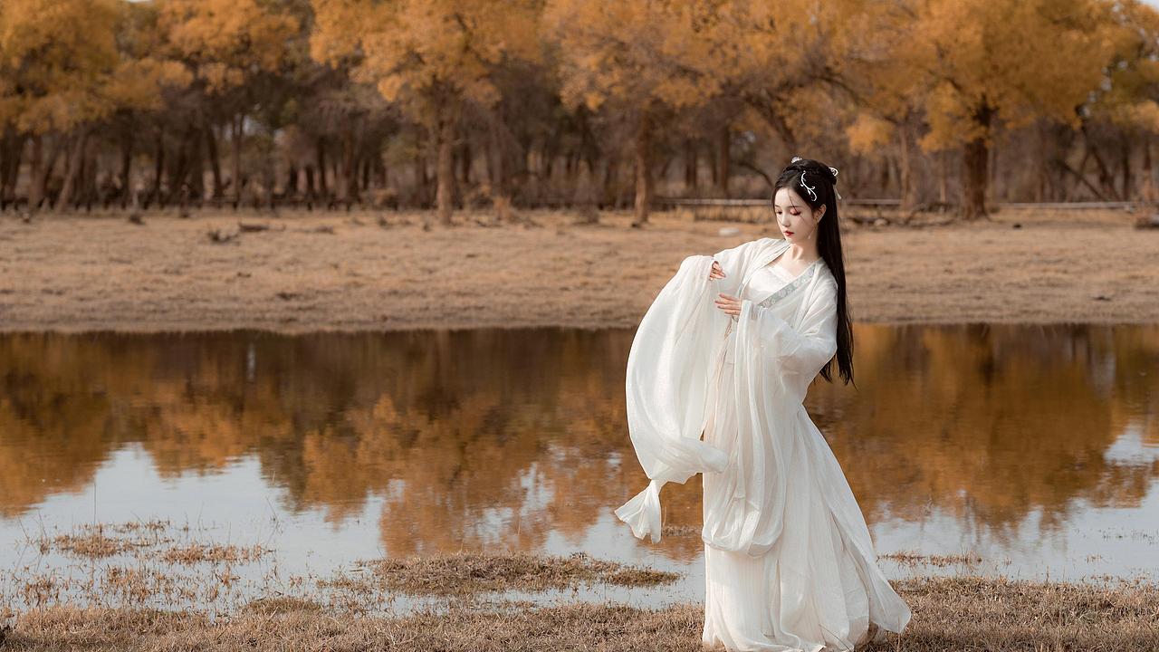美女白衣仙女汉服
