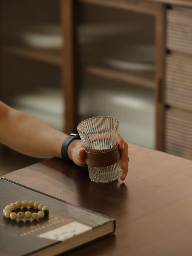 黑胡桃木—水杯（图ZMzU1MTgxNzg4） - 产品摄影 - 站酷设计师摄影师灿灿原创素材 - 站酷ZCOOL