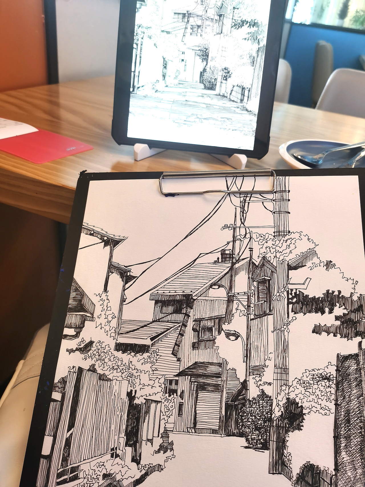 马克笔城市手绘黑白画