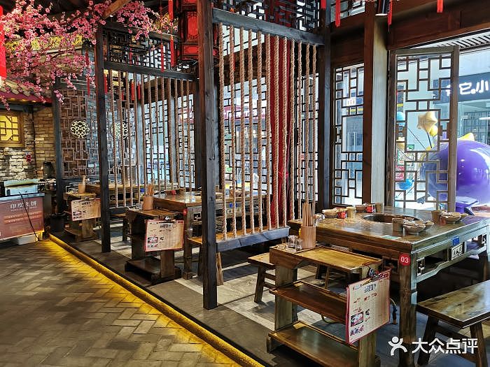 双流义王府火锅店装修实景图-成都中式风格火锅店设计图