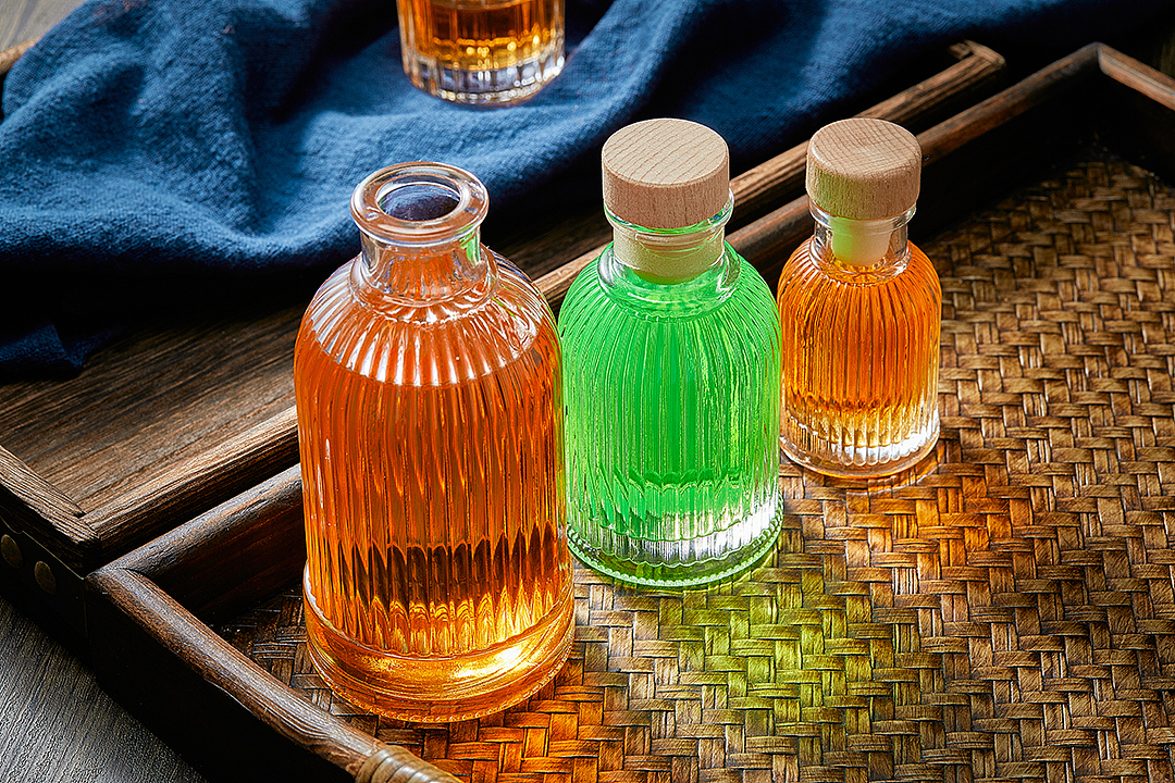 小玻璃瓶拍摄（图ZMjU3OTc2NzY4） - 产品摄影 - 站酷设计师徐州静物摄影师原创素材 - 站酷ZCOOL