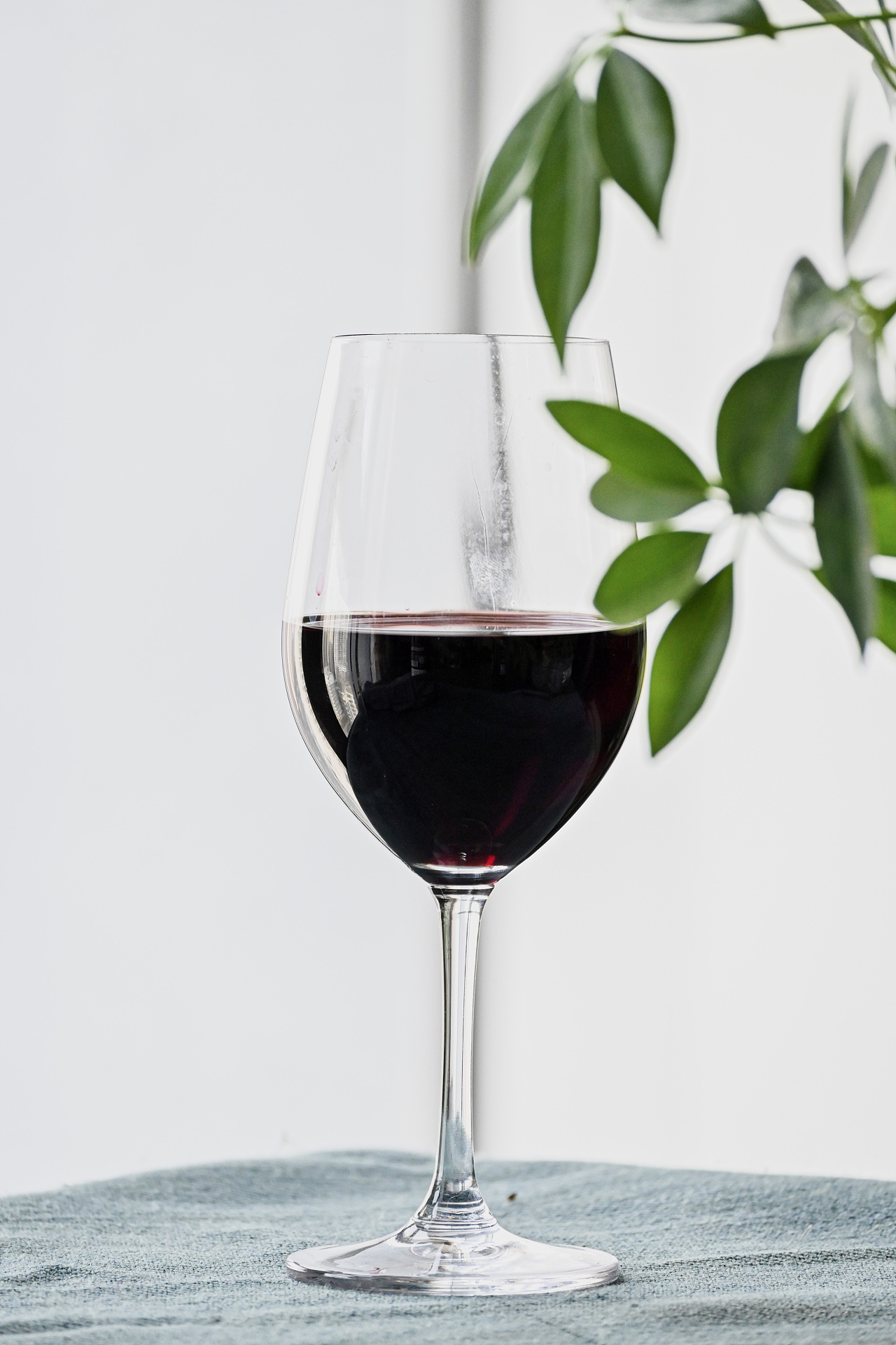 自然光下的红酒拍摄