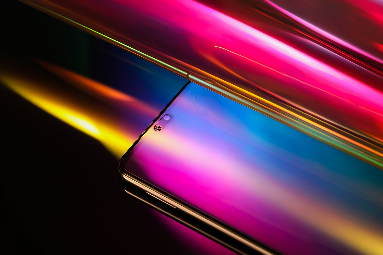 华为P20Pro手机拍摄，极光色，产品拍摄，创意拍摄（图ZMTEyNjY5MDky） - 产品摄影 - 站酷设计师星图视觉原创素材 - 站酷ZCOOL