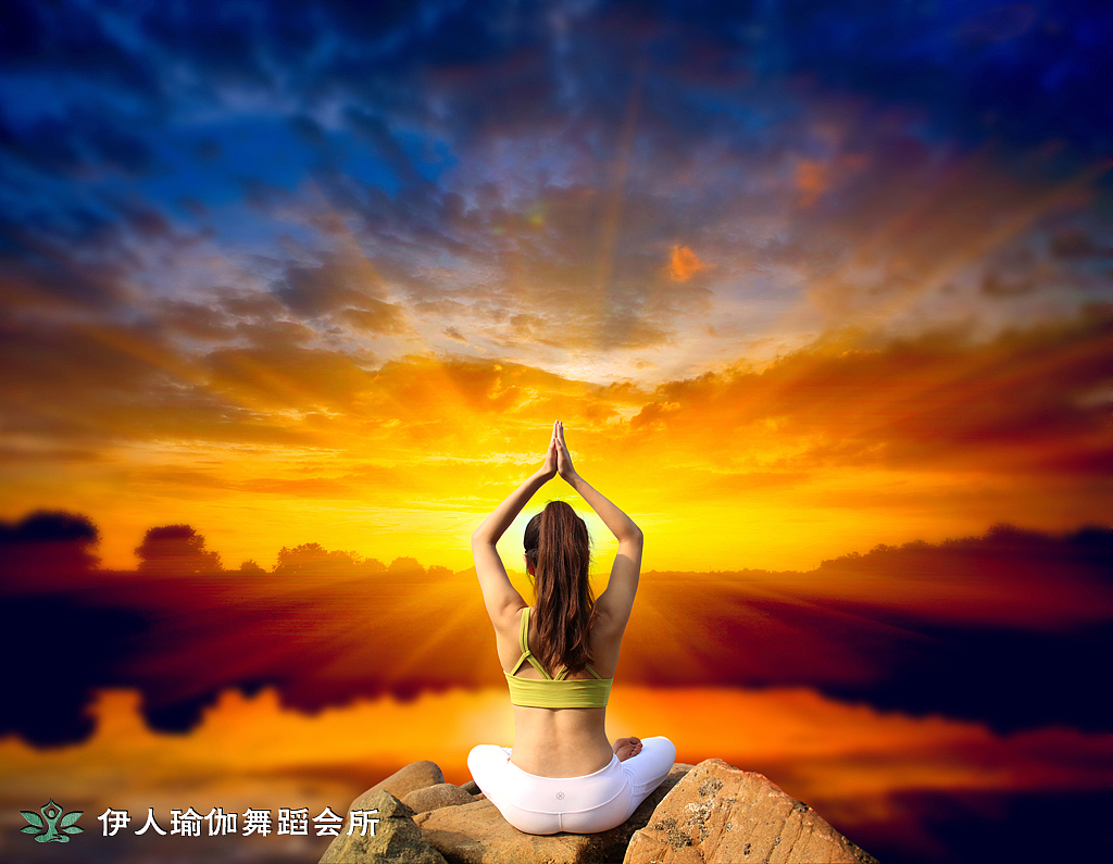 伊人瑜珈(李辉作品)