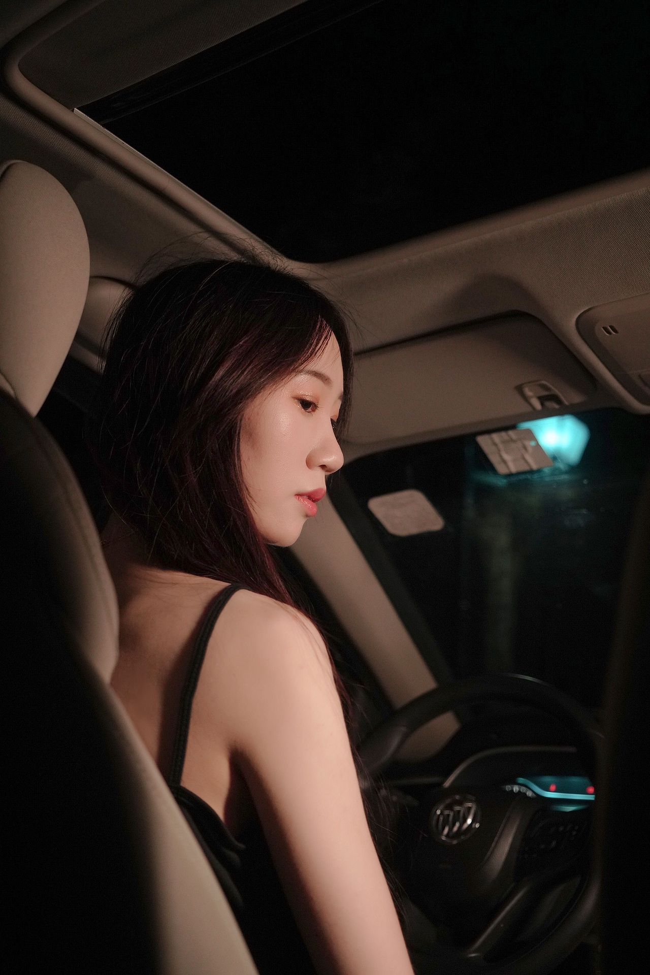 摄影作品《晚风》 夜景写真 约拍照片请私聊~（图ZMjcwMTIyMzk2） - 人像摄影 - 站酷设计师Z116750630原创素材 - 站酷ZCOOL