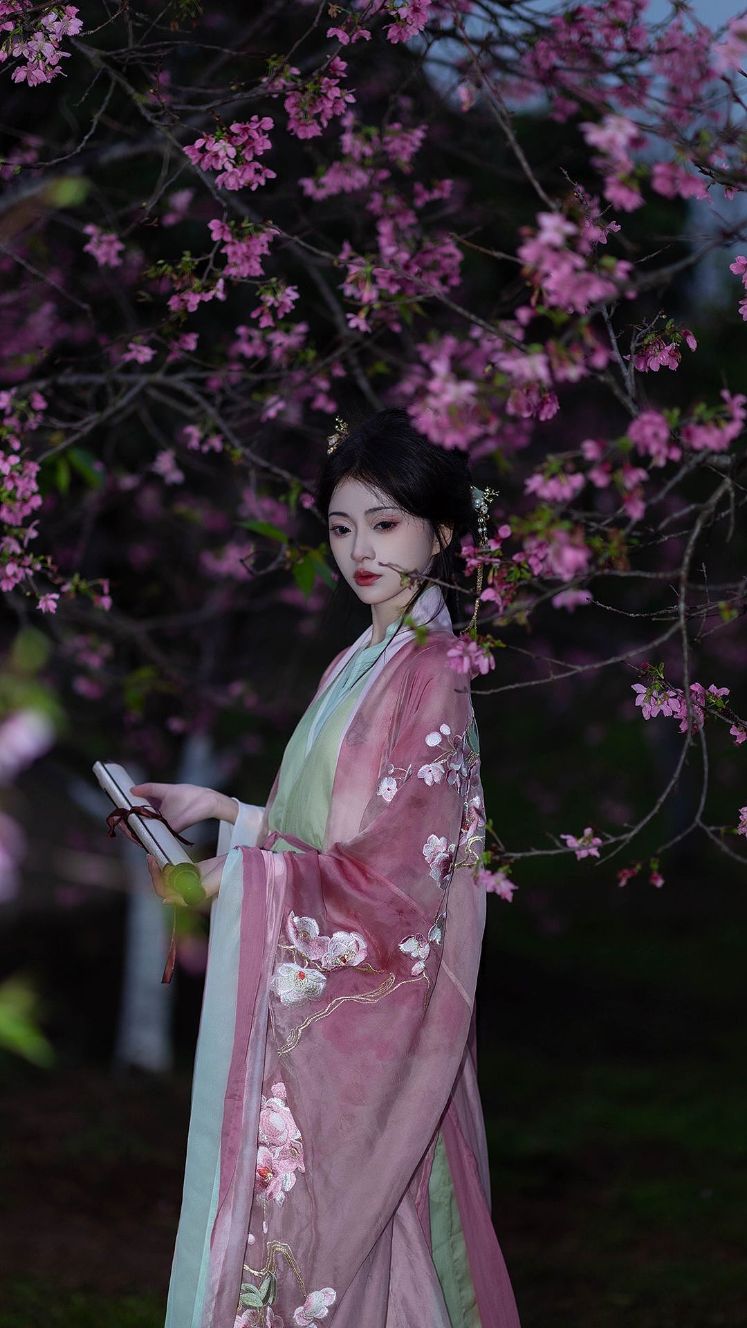 林花谢了春红,太匆匆