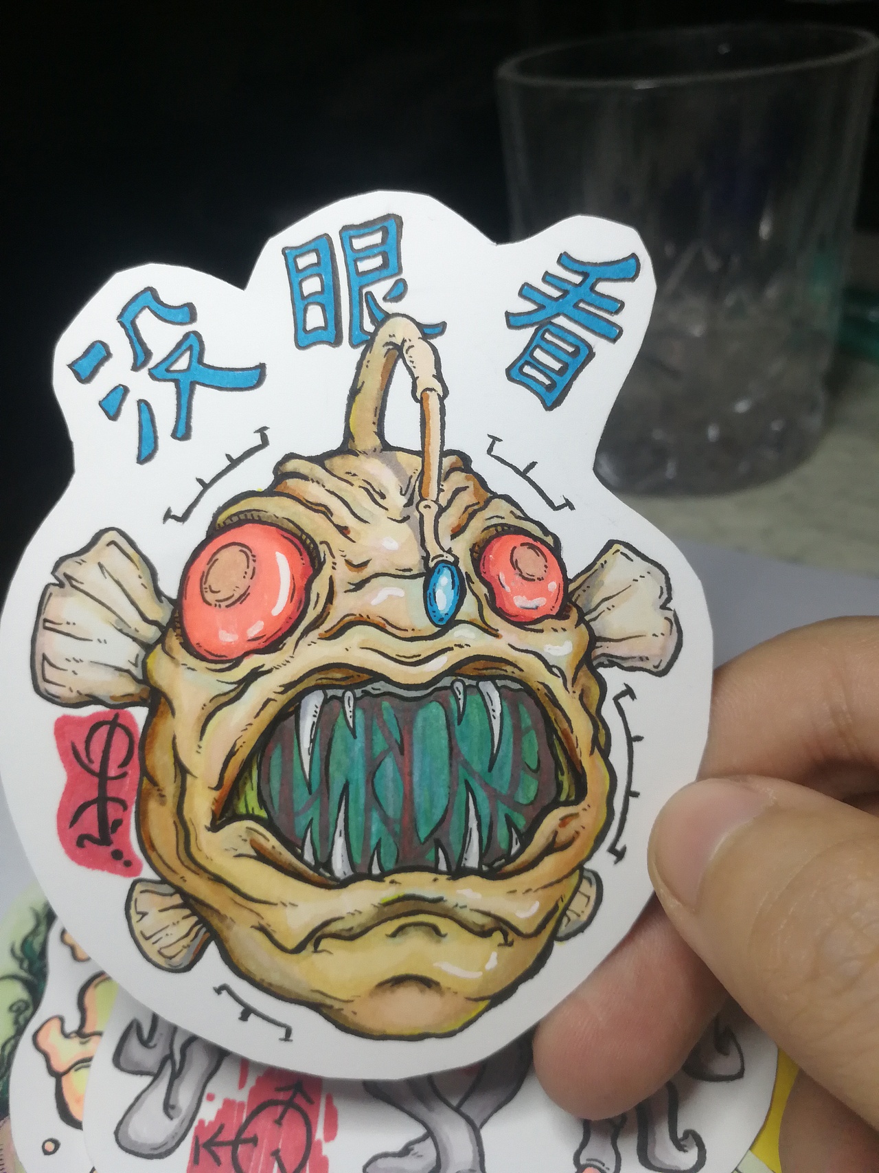 又是被手机色域折磨的一天（图ZMjM2MTg0OTgw） - 新锐潮流插画 - 站酷设计师chi赤赤chi原创素材 - 站酷ZCOOL