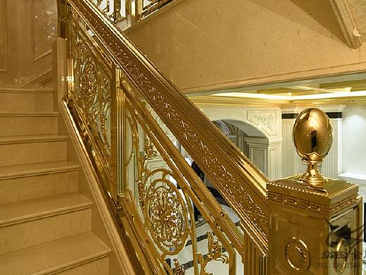 豪华别墅室内装饰铝雕花玫瑰金楼梯护栏扶手，厂家直供