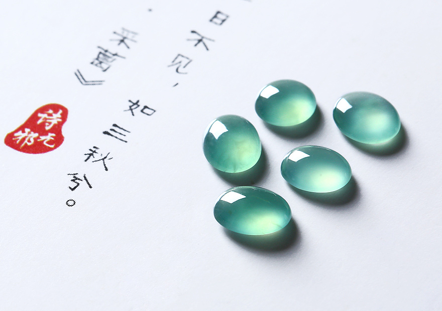 翡翠摄影-翡翠蛋面裸石/戒面耳钉镶嵌（图ZMTMyNjAyNTgw） - 产品摄影 - 站酷设计师金隆裕珠宝原创素材 - 站酷ZCOOL