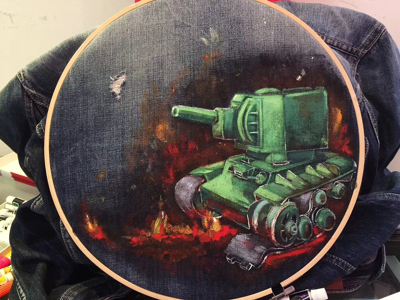 绘制在牛仔衣上的kv-2坦克北京/设计爱好者/5年前/70浏览kito2501