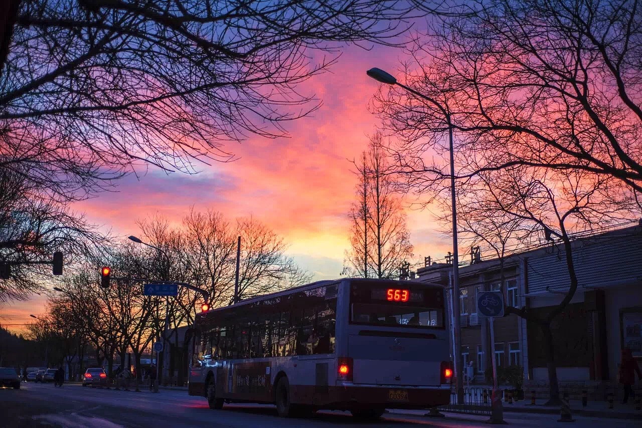 早晚香山路……