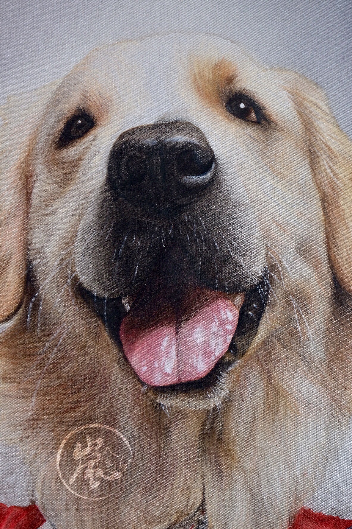 手绘团扇画《金毛犬拉风哥》