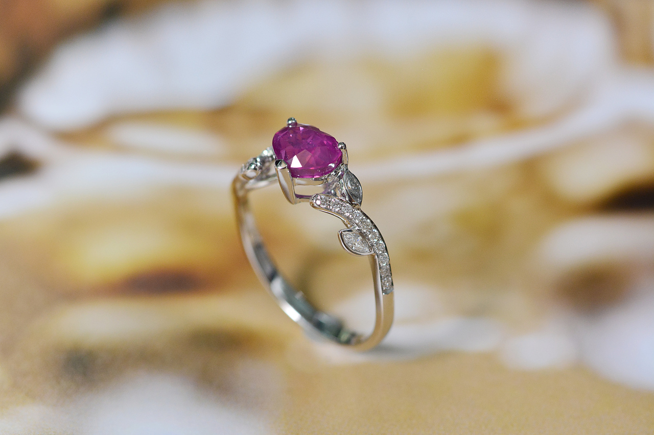 为你而作|彩宝红宝戒指