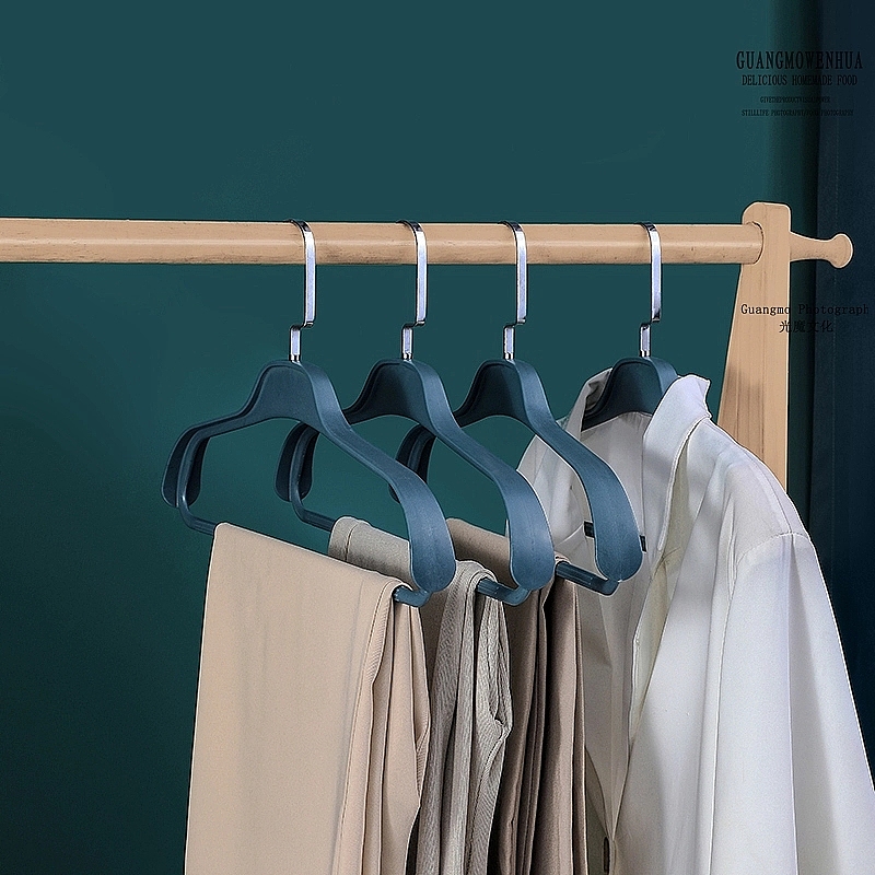 男人的衣柜就必须有精致的衣架