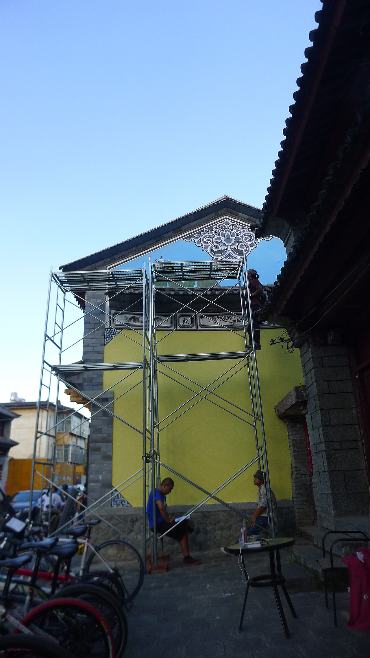 大理古城人民路新地标,巨幅外墙绘画作品。