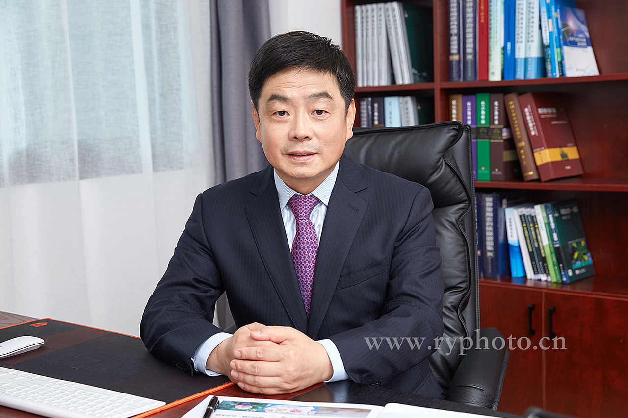 中国工程院院士南京大学环境学院院长任洪强形象照