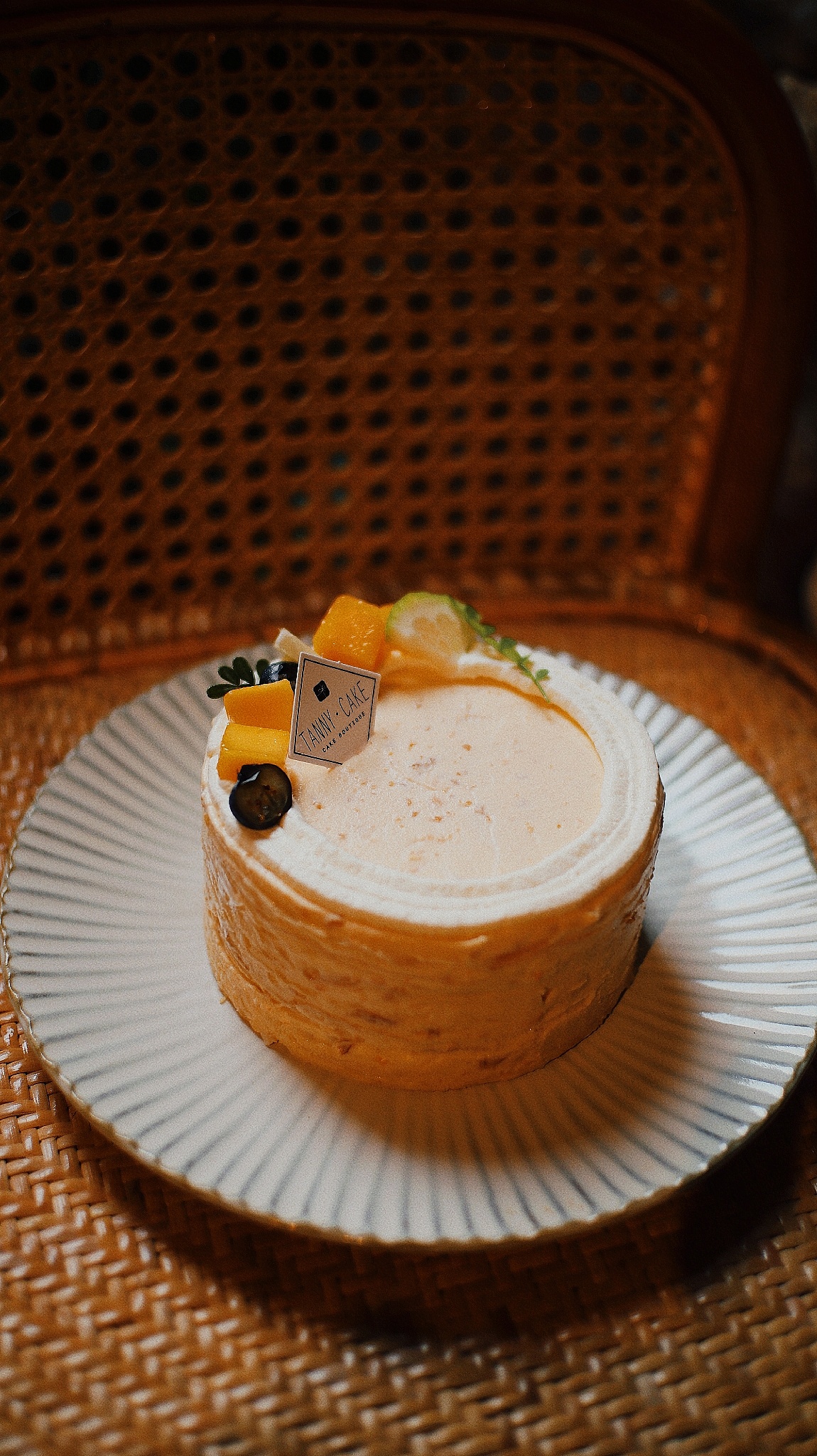 甜莺新品[奶黄流沙千层]|摄影|其他摄影|甜莺蛋糕 - 原创作品 - 站酷