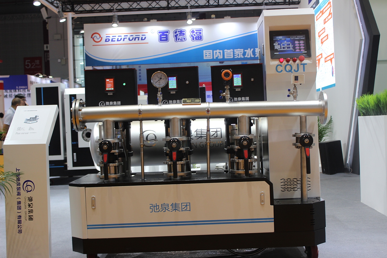 无负压供水设备----两腔体现场实物照片