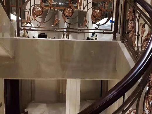 红古铜雕刻花纹艺术铝板镂空楼梯护栏