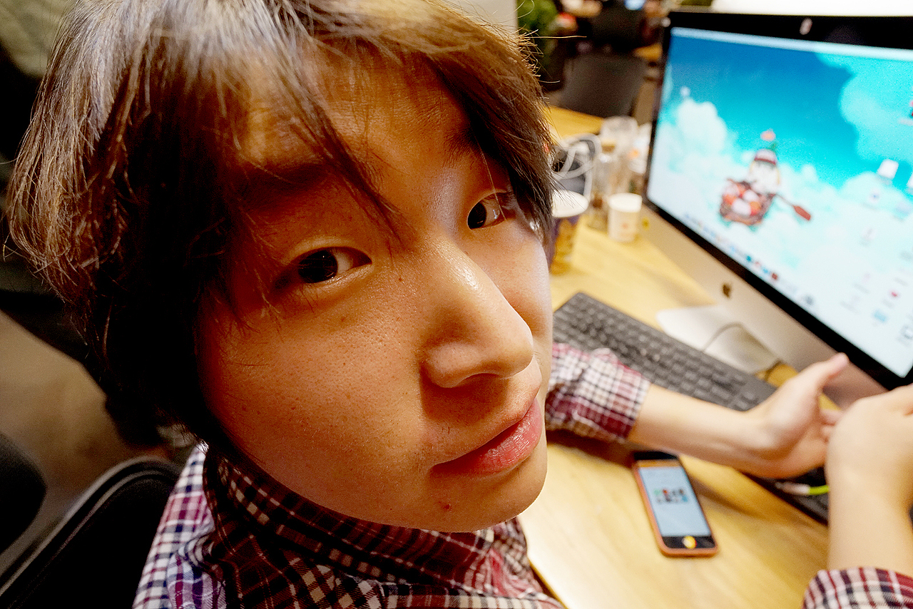 大广角拍同事（图ZMzUwODkyNDg=） - 人像摄影 - 站酷设计师明原创素材 - 站酷ZCOOL