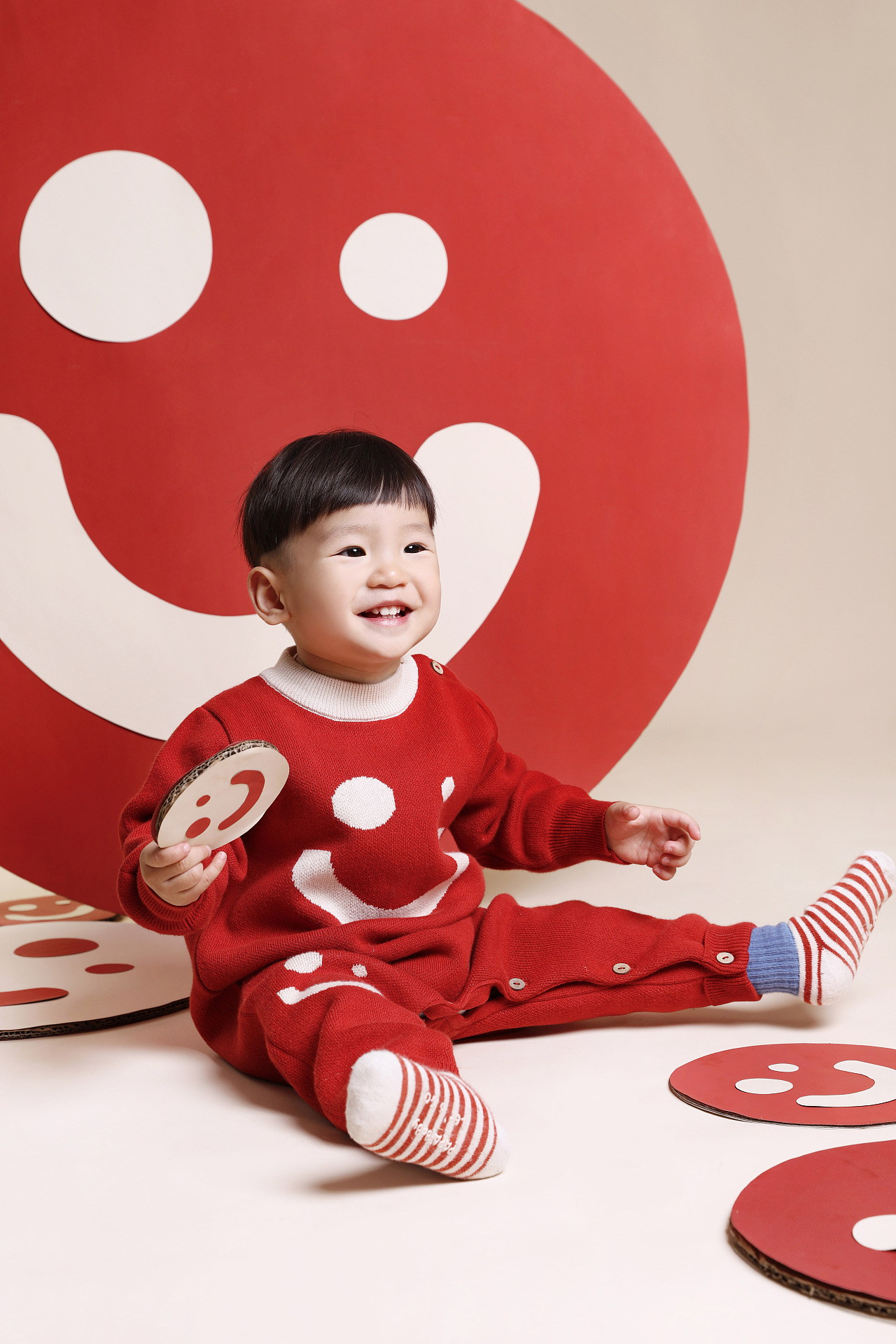 产品拍摄-新年主题服装（图ZMTQwMjI2MzUy） - 产品摄影 - 站酷设计师西又摄影原创素材 - 站酷ZCOOL