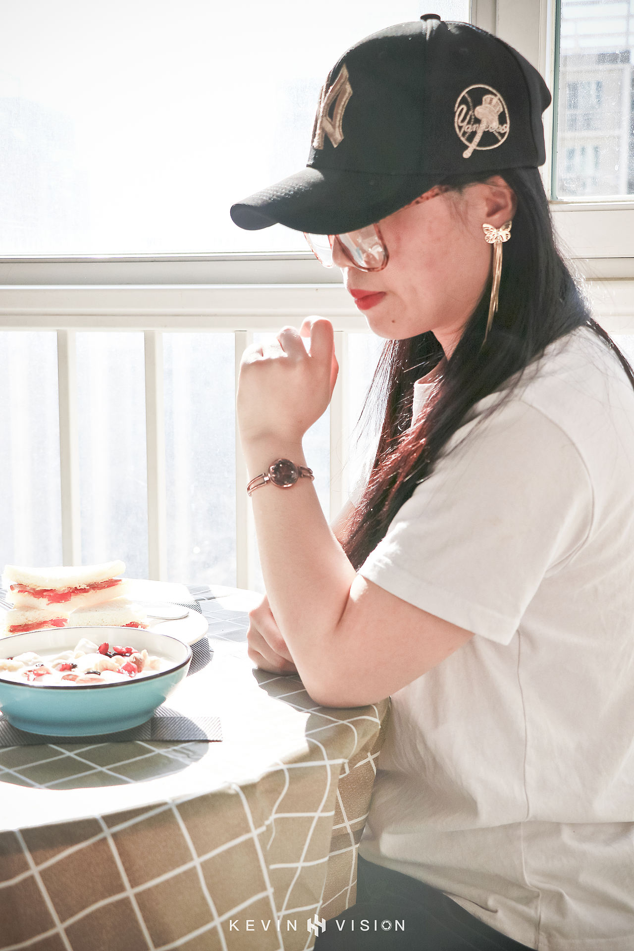 摄影 | 阳光满庭，岁月静好，唯有爱和美食不可辜负~~（图ZMTk2NDkwMTQ0） - 人像摄影 - 站酷设计师创意猎人原创素材 - 站酷ZCOOL