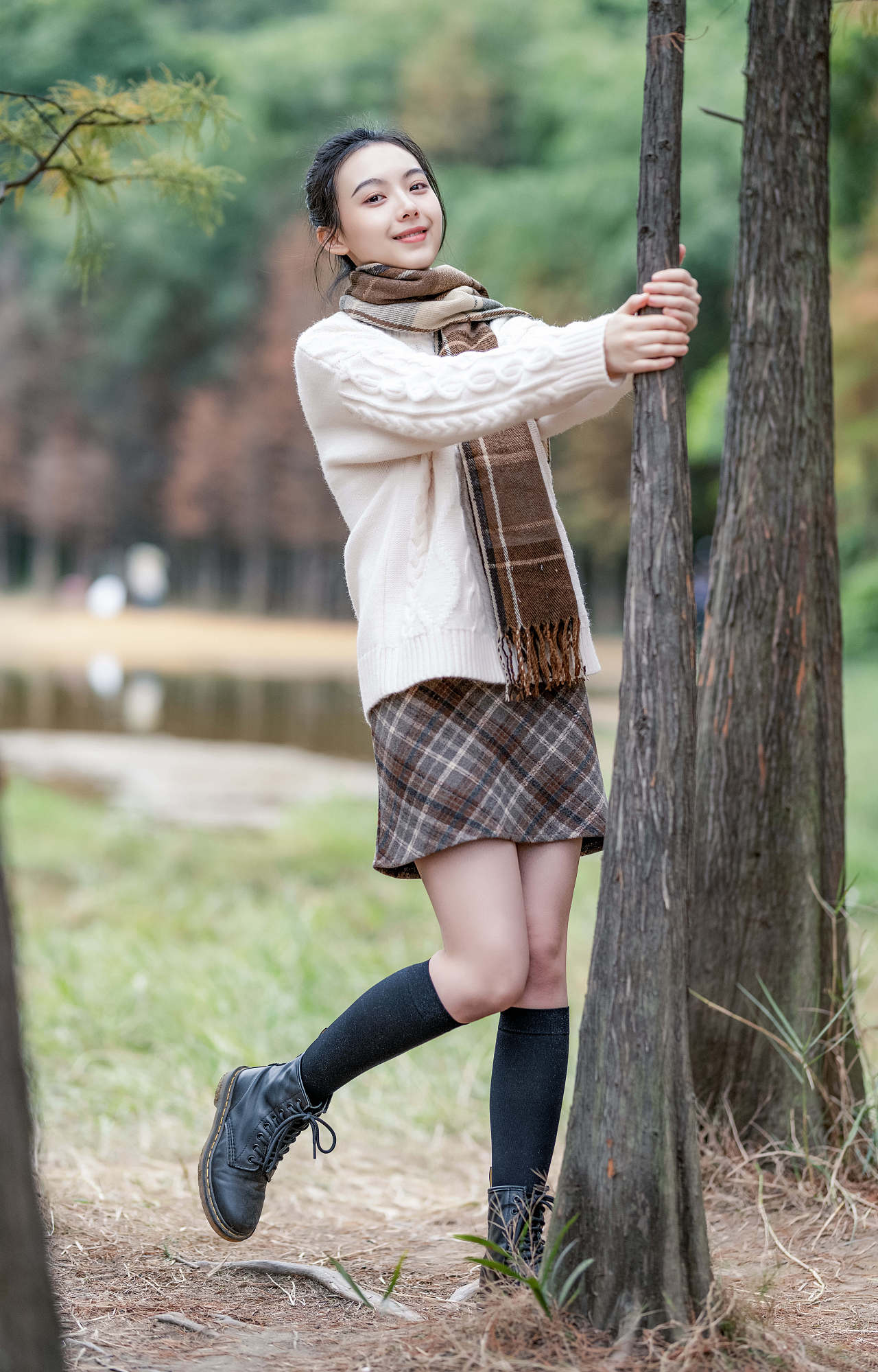 渐渐习惯了孤独,习惯了一个人看四季的风景。