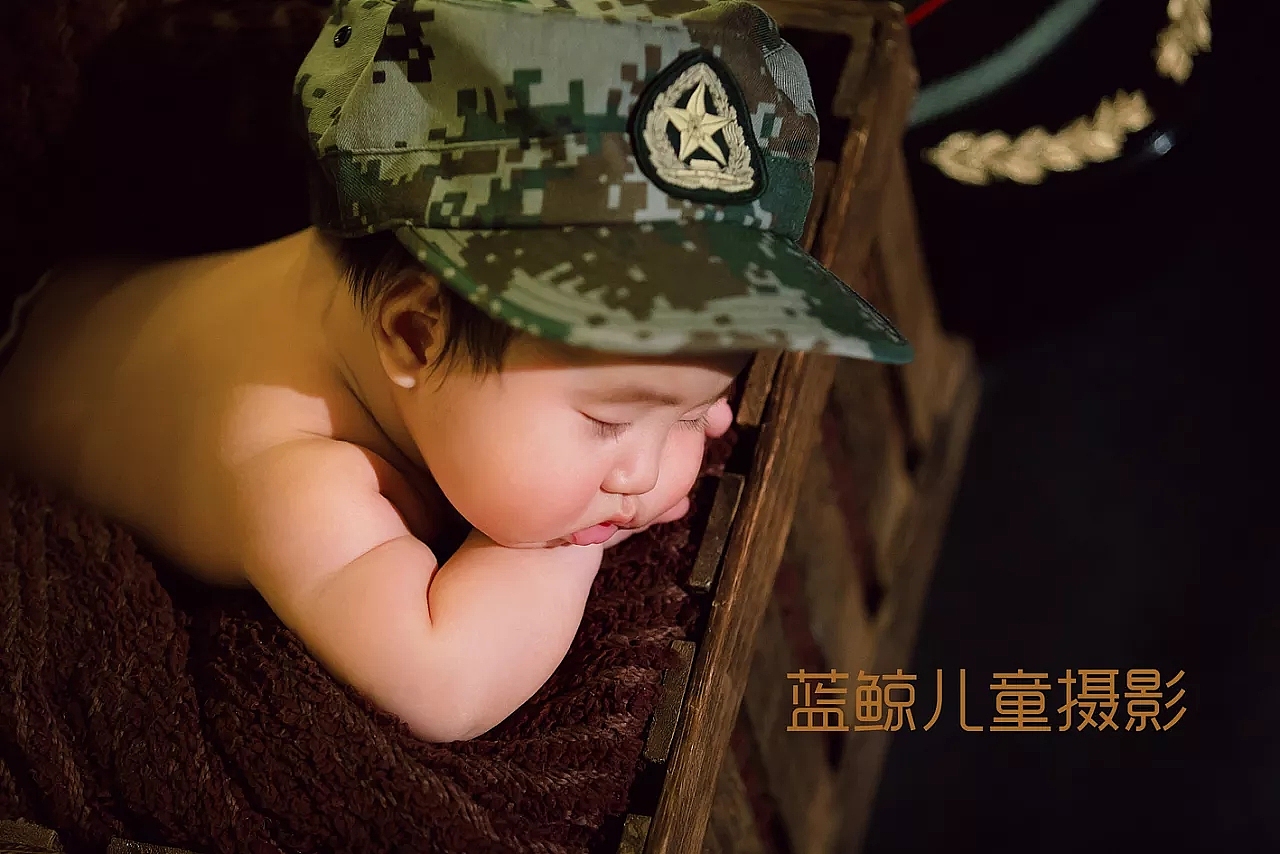 蓝鲸儿童摄影|南京百天照拍摄