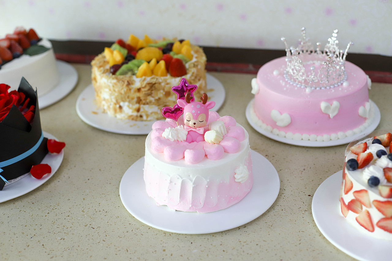 小鹿蛋糕 | 双向的奔赴才有意义，我不说我等你来。（图ZMjI0MzUwMDE2） - 人像摄影 - 站酷设计师郑州艾朵堡西点原创素材 - 站酷ZCOOL