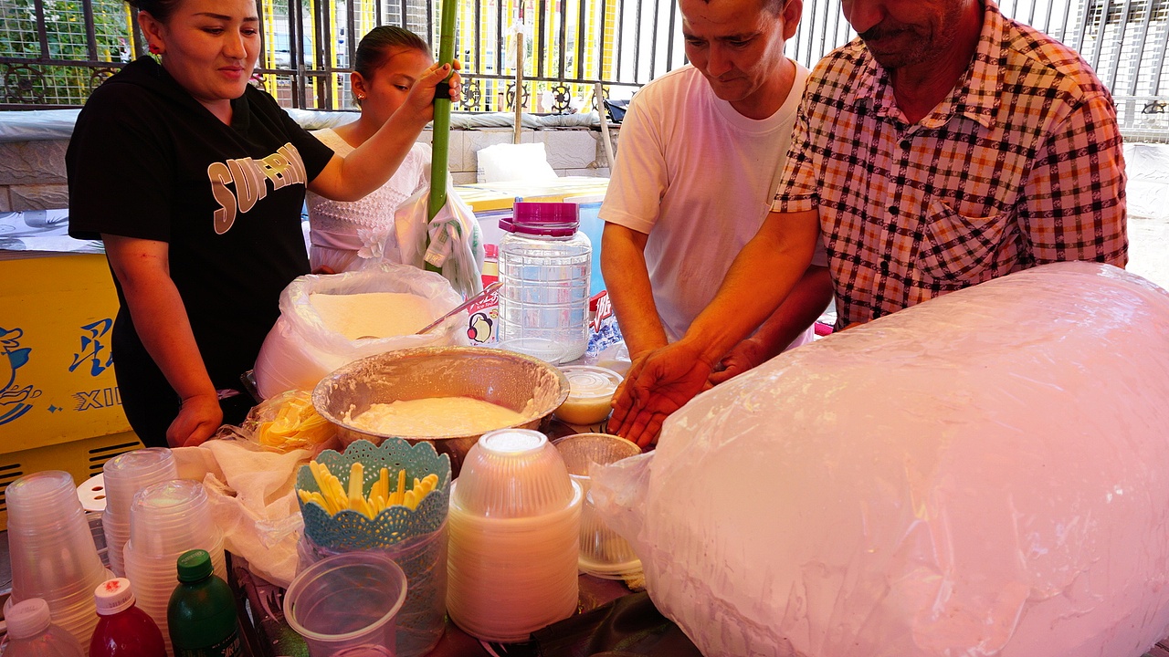 何不到新疆喀什的街头逛一逛,感受那异域风情