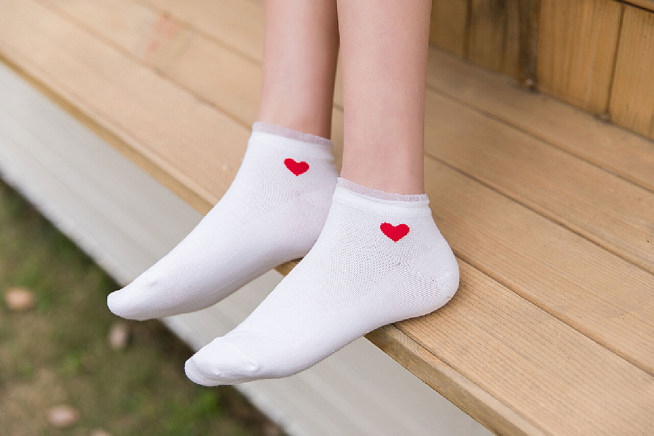 有哪些可爱的袜子适合女生穿？ - 知乎
