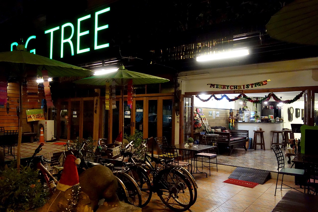 泰国旅拍_Day2_4_清迈古城街道的夜晚