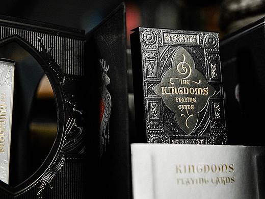 Kingdom 王国收藏扑克纸牌套装设计