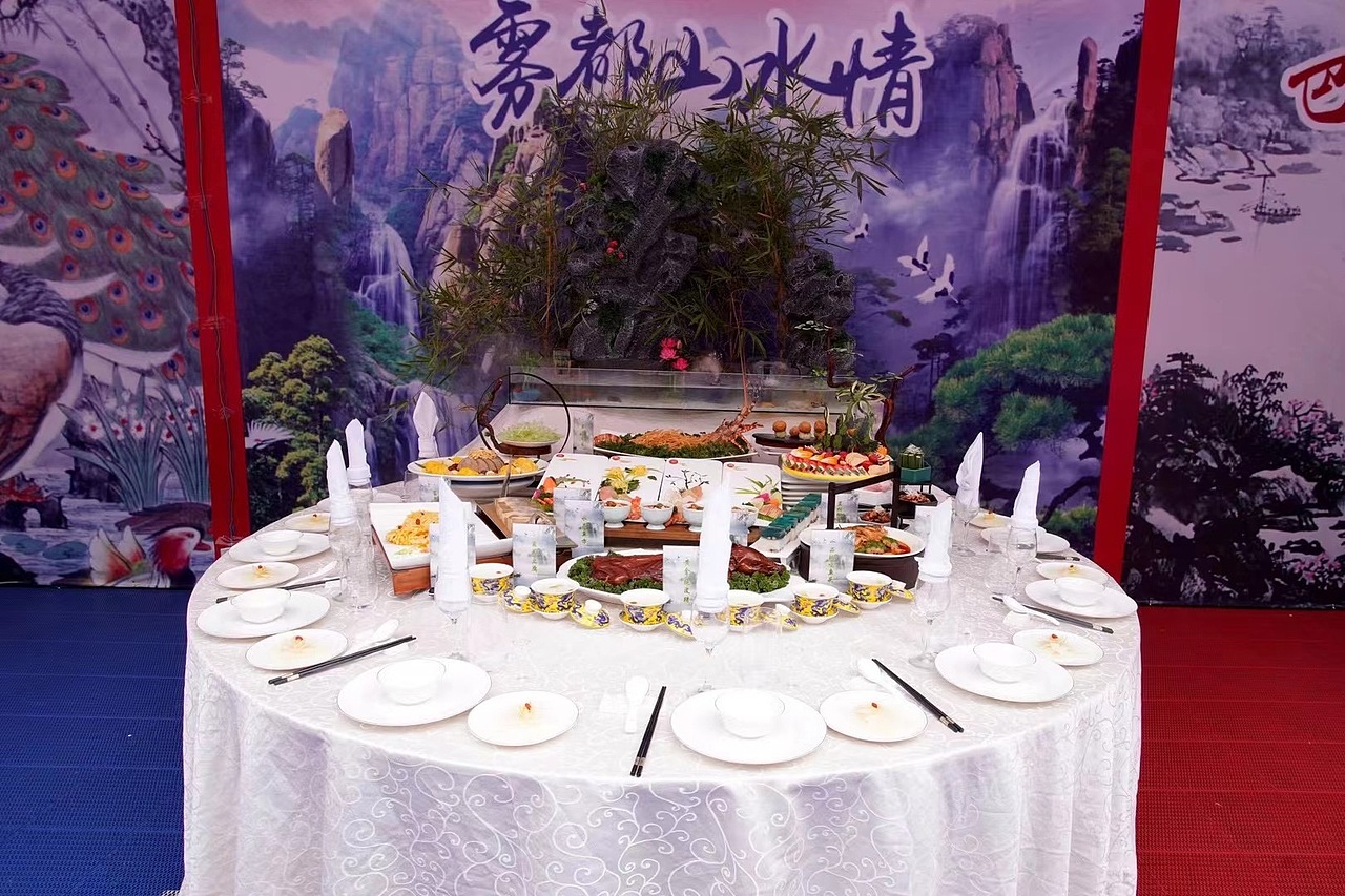 重庆新东方烹饪学校和大赛宴席设计