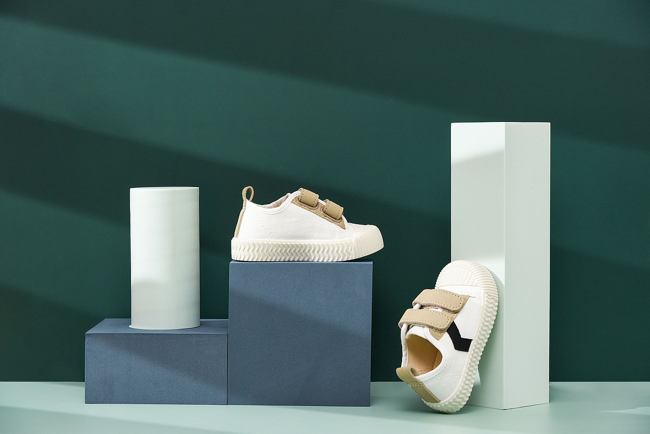 童鞋（图ZMjA5MzE4OTI0） - 产品摄影 - 站酷设计师熊才章原创素材 - 站酷ZCOOL