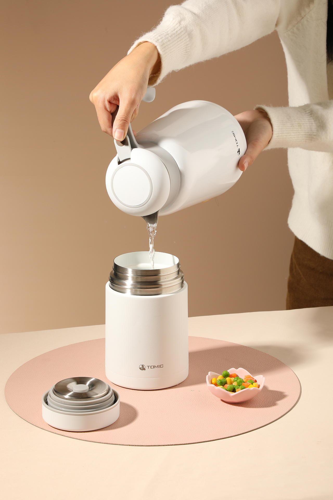 焖烧杯（图ZMjgwMDA1NDUy） - 产品摄影 - 站酷设计师九江摄影师千浔原创素材 - 站酷ZCOOL