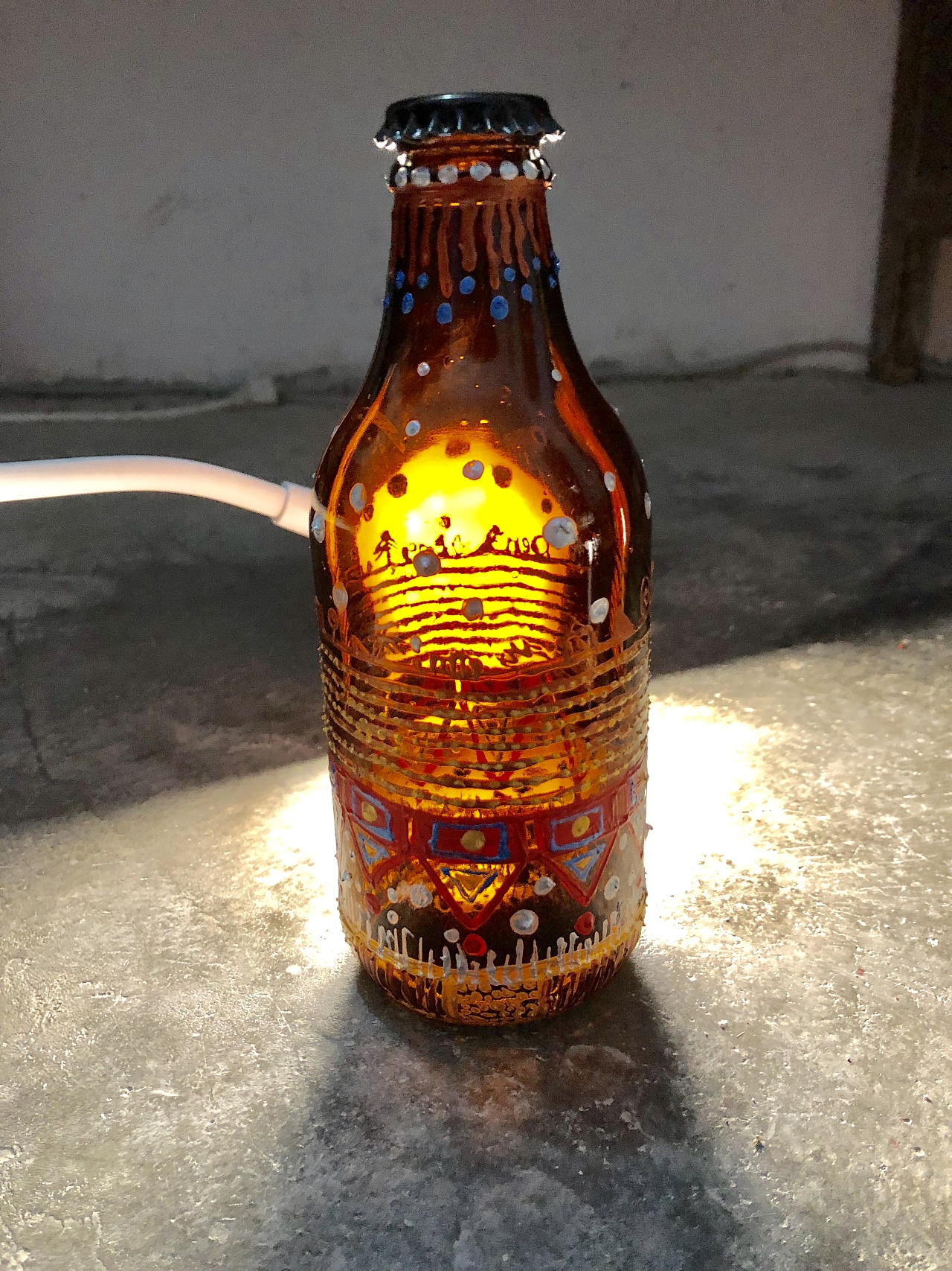 酒瓶改造|手工艺|工艺品设计|yuanxuemeiing - 原创作品 - 站酷