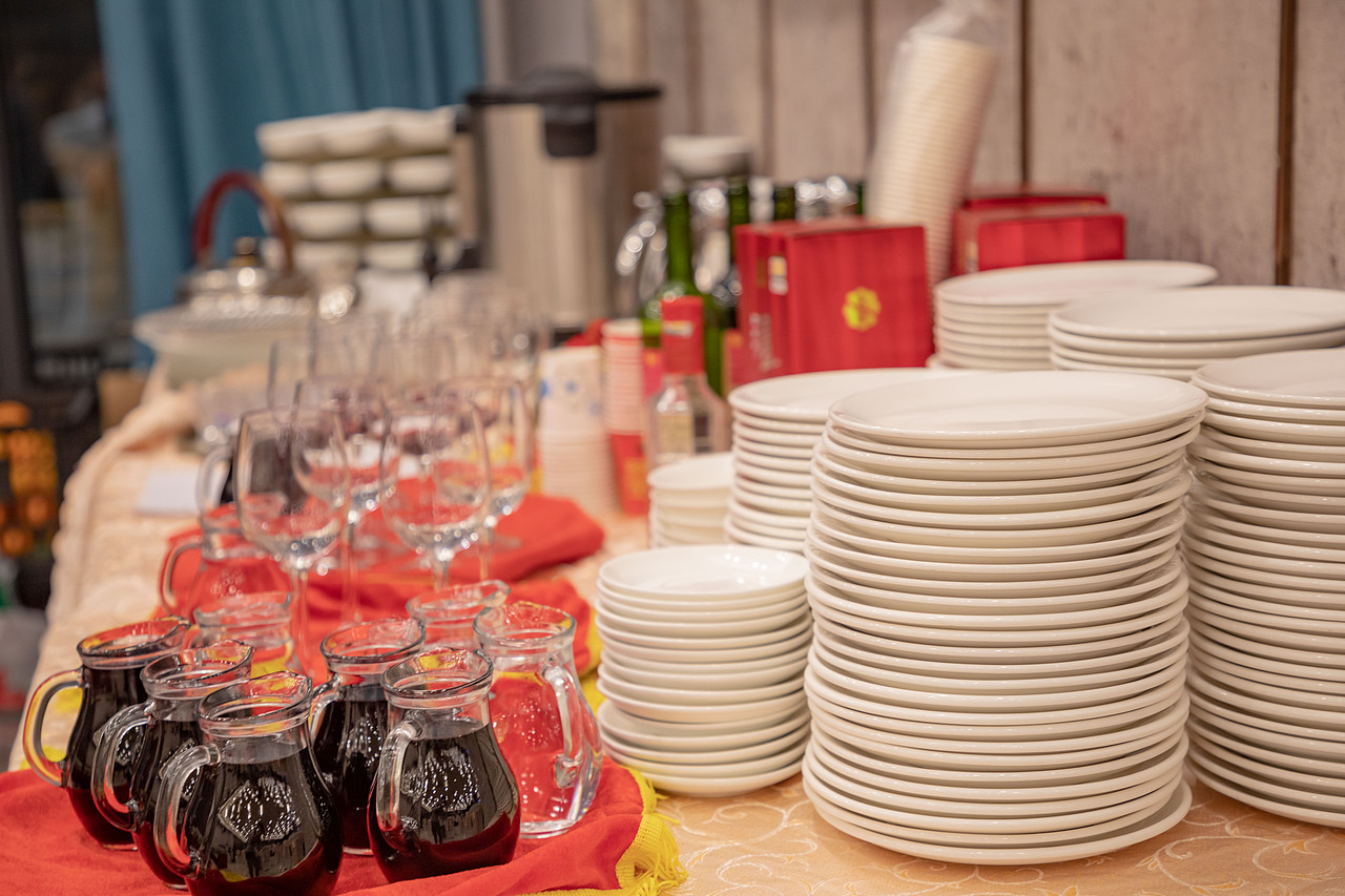 果盘碟子盘子喜糖茶壶迎宾台喜字贴名册红酒酒杯