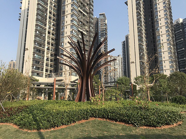 大型不锈钢鹿雕塑定制校园广场房地产景观园林金属户外