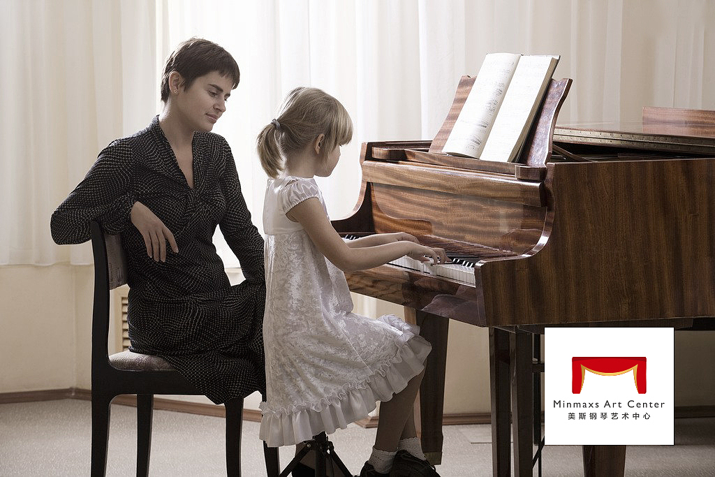 minmaxs音乐艺术中心品牌设计